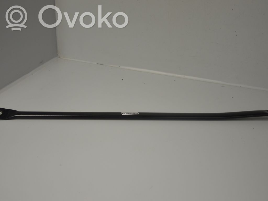 BMW 1 E81 E87 Kita variklio skyriaus detalė 