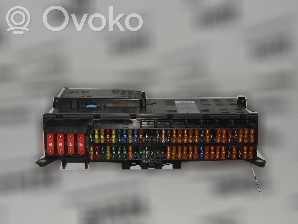 Fuse box set   8380407