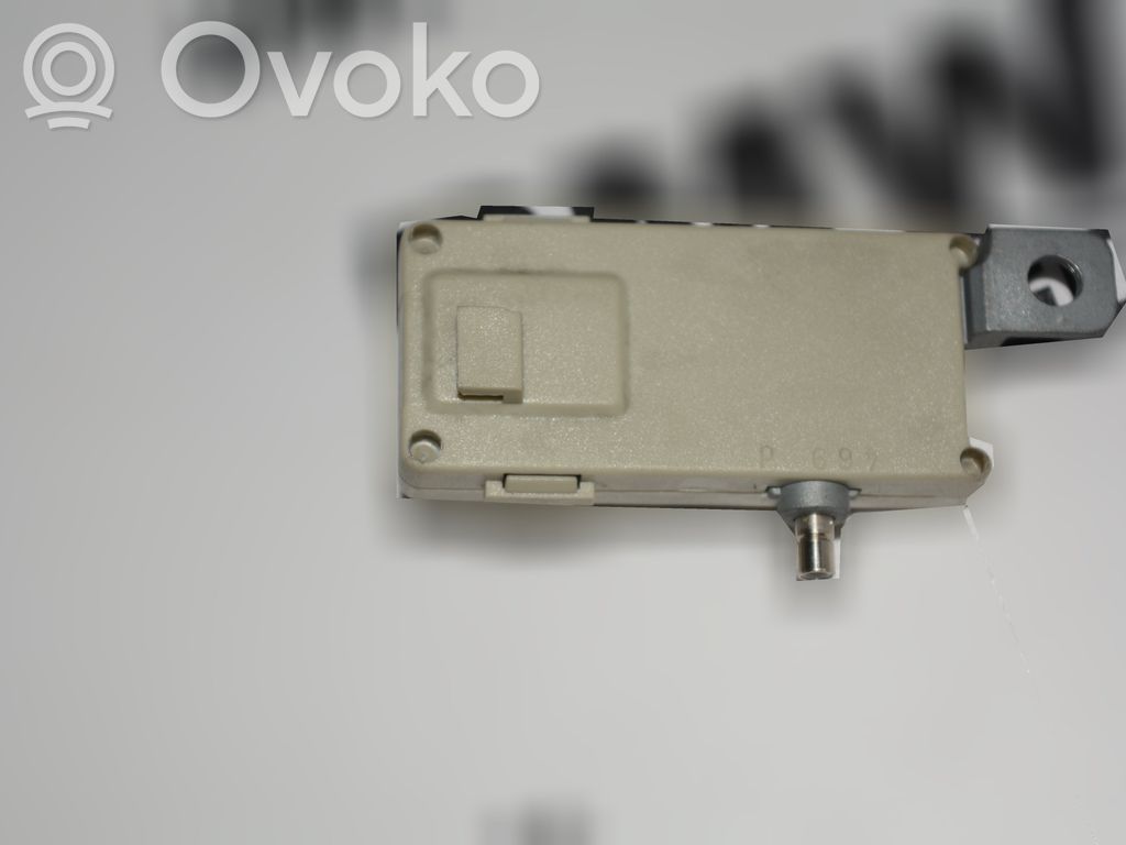 BMW 5 E39 Antenos stiprintuvas 
