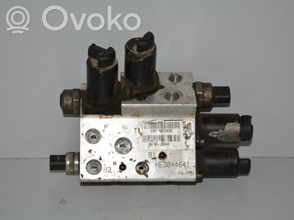 BMW 7 E65 E66 Active stabilizer control/valve assembly 