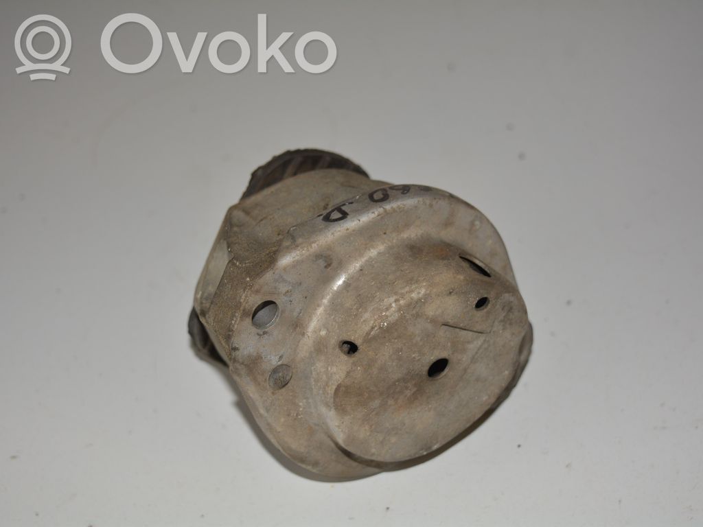 BMW 5 E60 E61 Engine mount bracket 