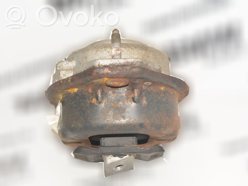 BMW 7 E65 E66 Engine mount bracket 