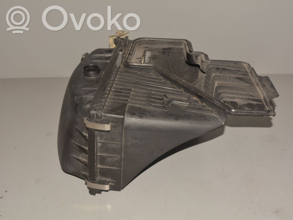 Air filter box   7501198