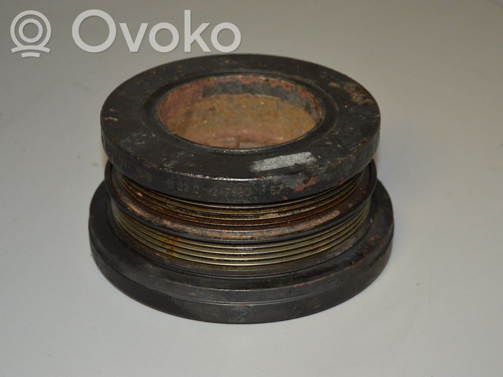 Kampiakselin vauhtipyörä   11232247890
