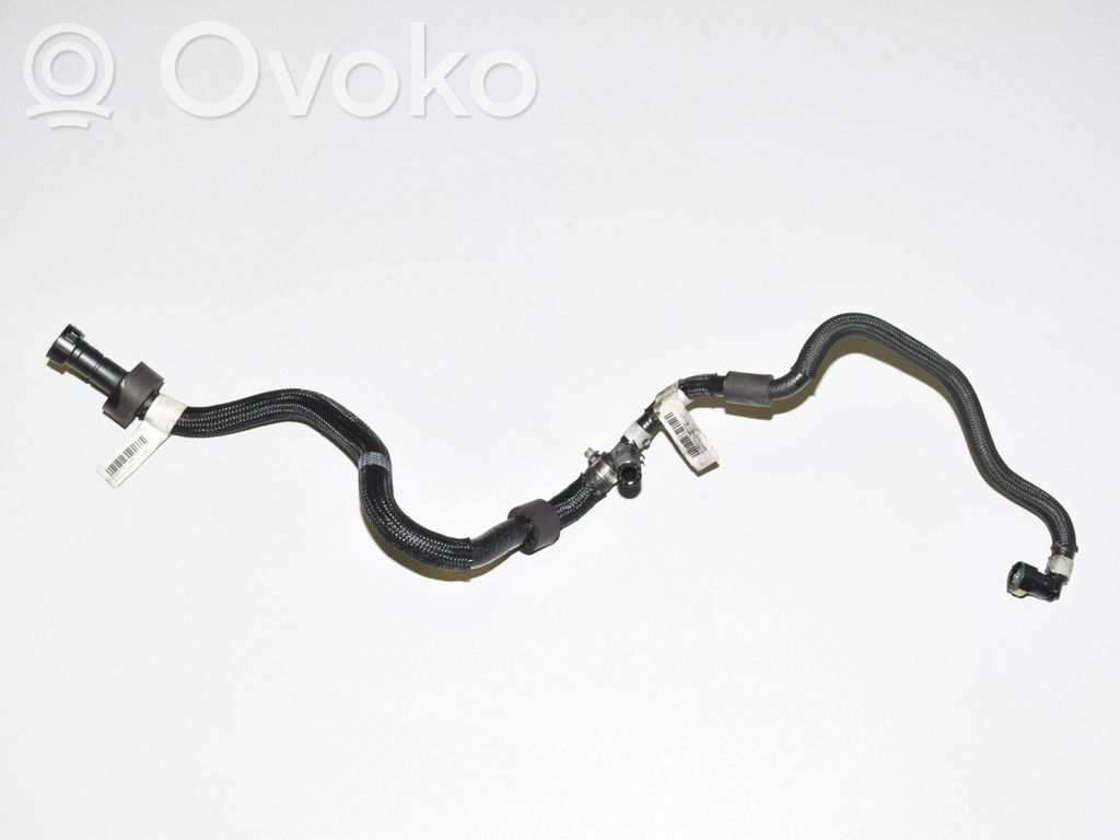 BMW 3 E90 E91 Fuel line pipe 