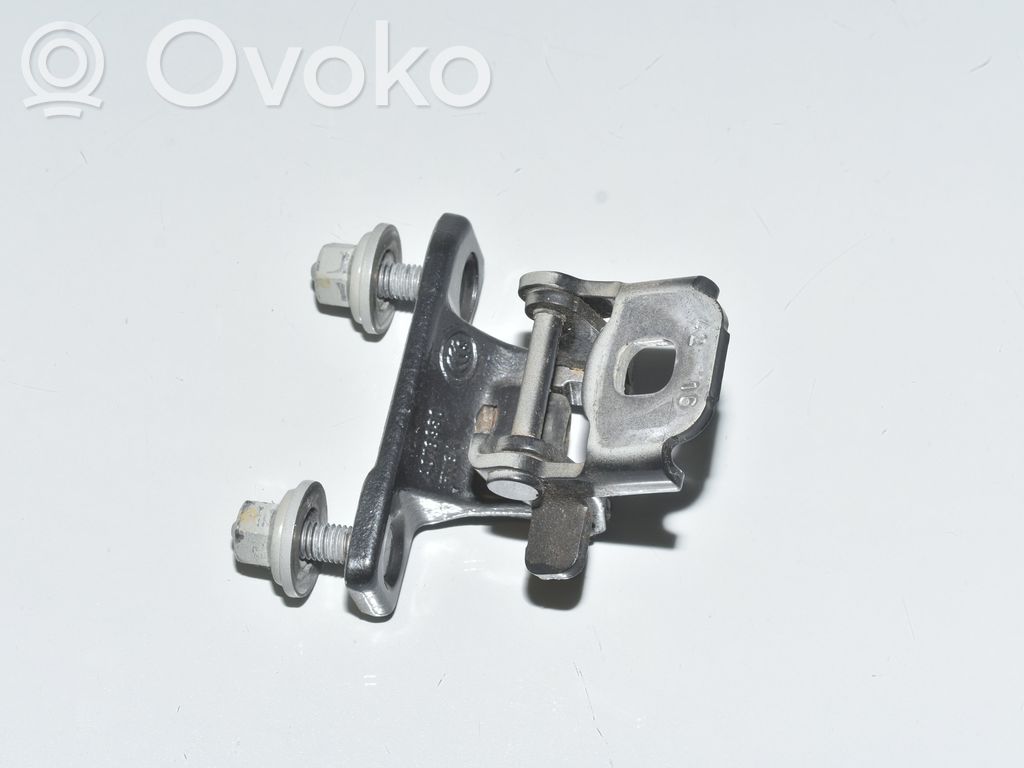 BMW 2 F46 Tailgate/trunk/boot hinge 