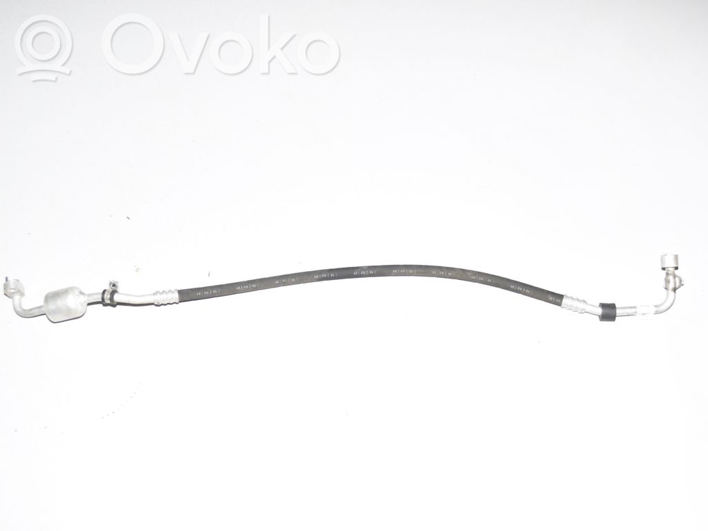 BMW i3 Ilmastointilaitteen putki (A/C) 