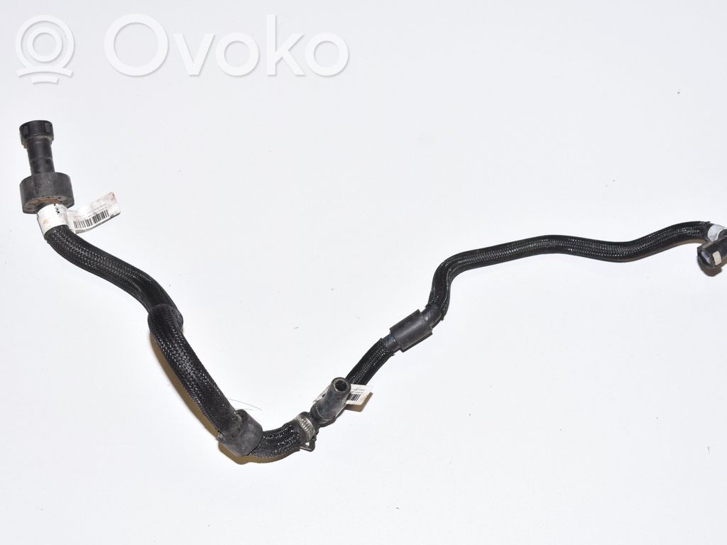 BMW 3 E90 E91 Fuel line pipe 