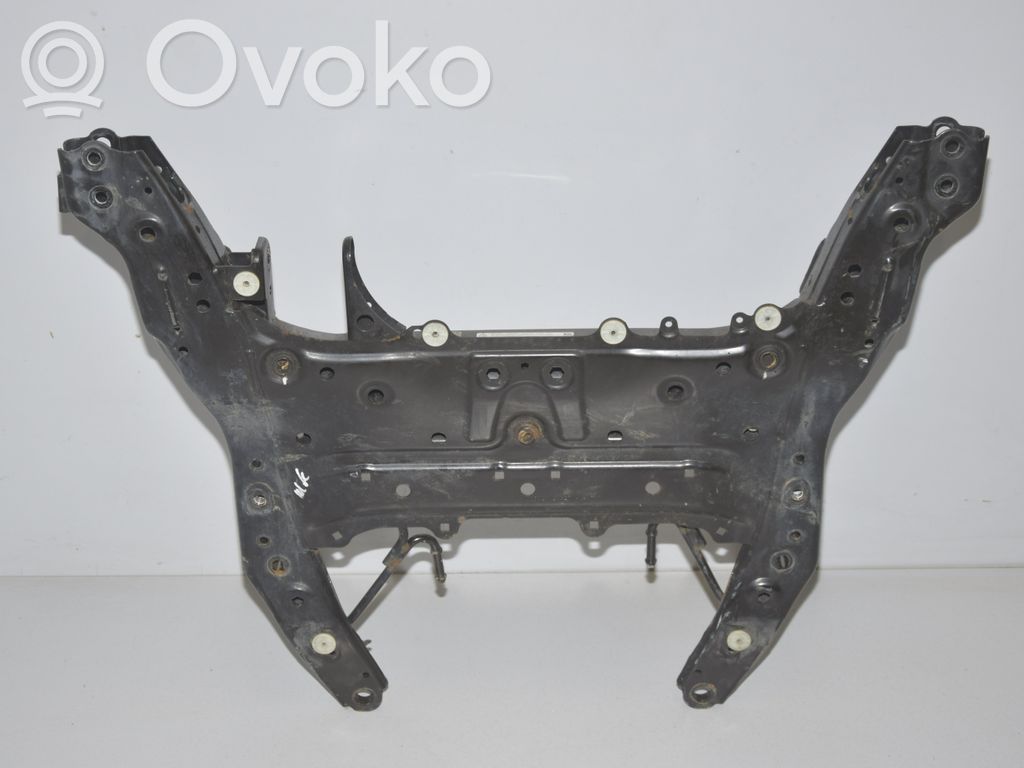 BMW 2 F46 Priekinis traversas 