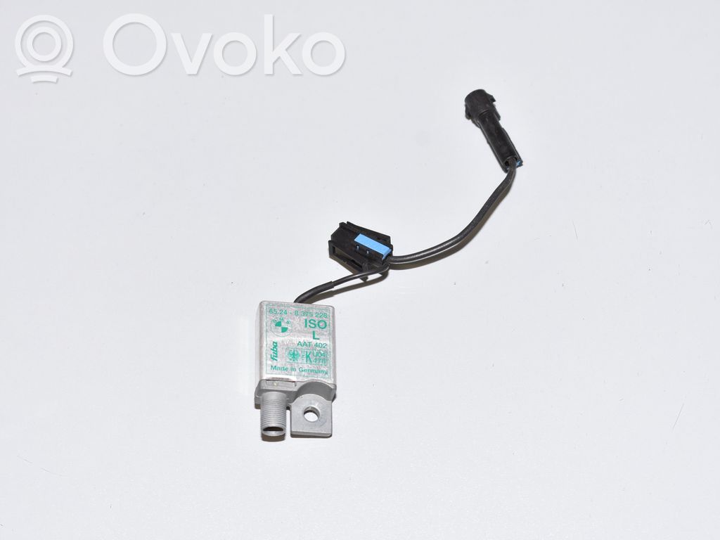 BMW 7 E38 Antenos stiprintuvas 