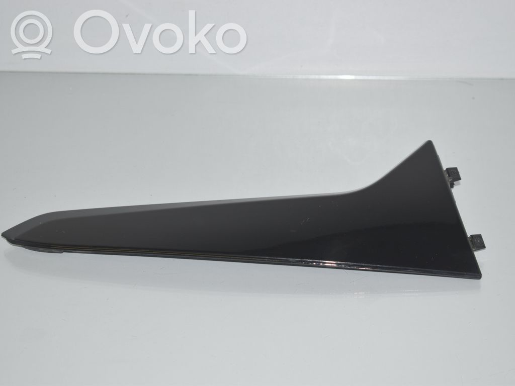 BMW 2 F46 Tailgate trim 