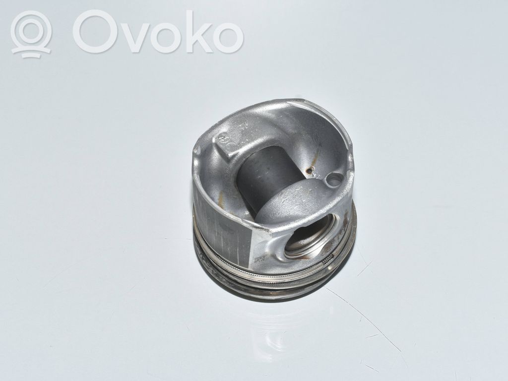 BMW 7 F01 F02 F03 F04 Piston 