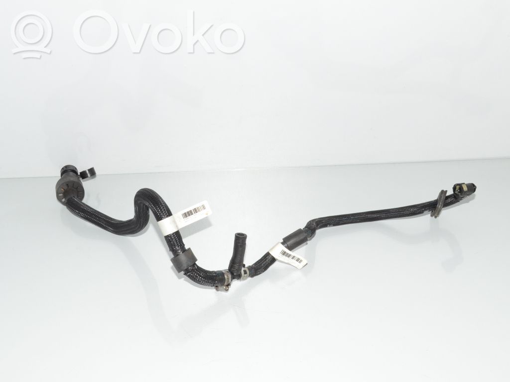 BMW 3 E90 E91 Fuel line pipe 