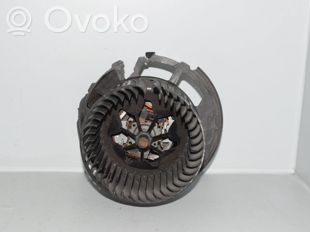 BMW 3 E92 E93 Mazā radiatora ventilators 
