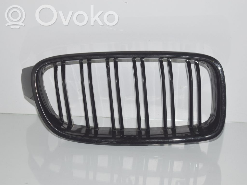 BMW 3 F30 F35 F31 Augšējais režģis 