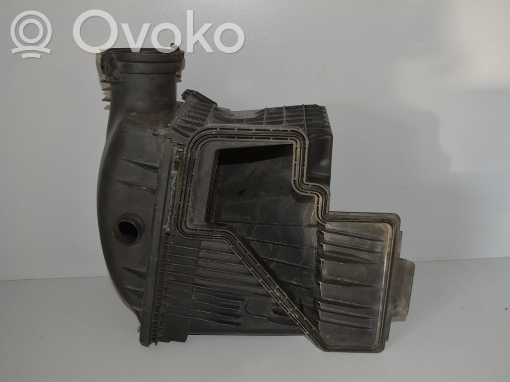 BMW 7 E65 E66 Air filter box 