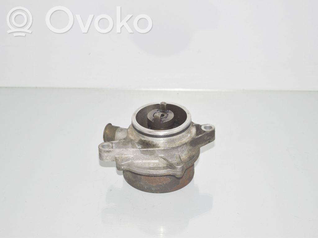 BMW 7 E38 Vacuum pump 