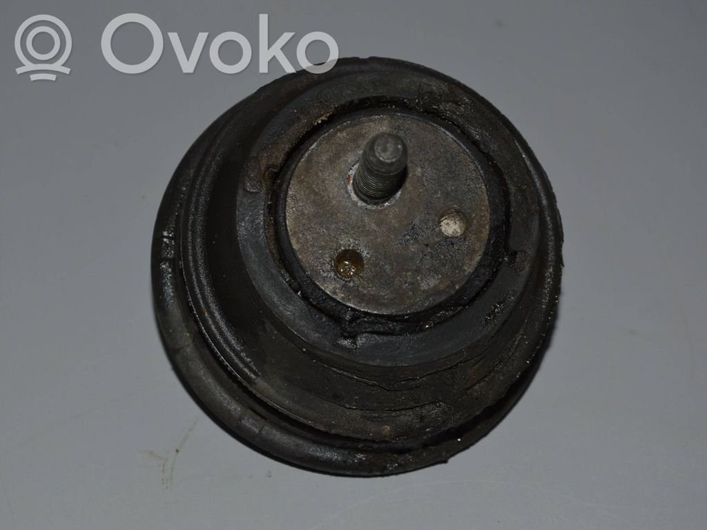 BMW 5 E39 Engine mount bracket 