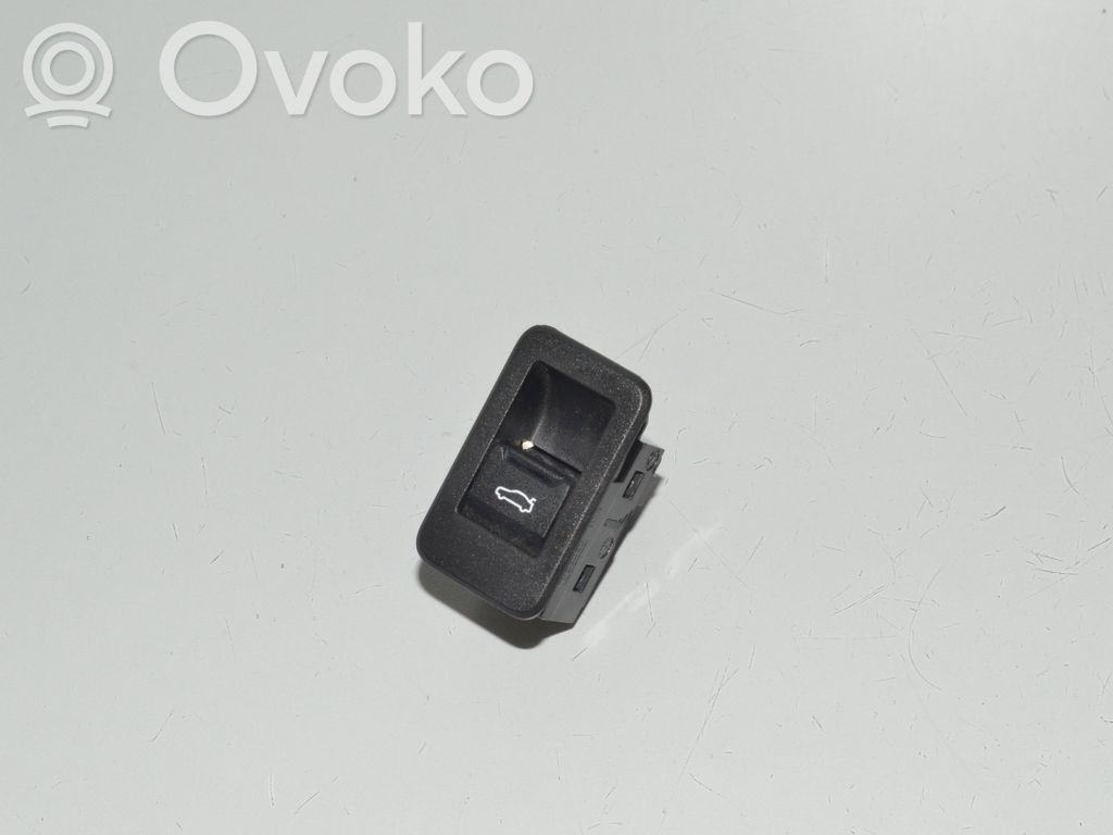 BMW iX Tailgate/boot open switch button 