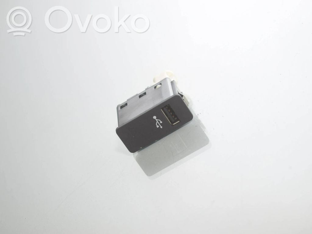 USB socket connector   6820397,84106820397