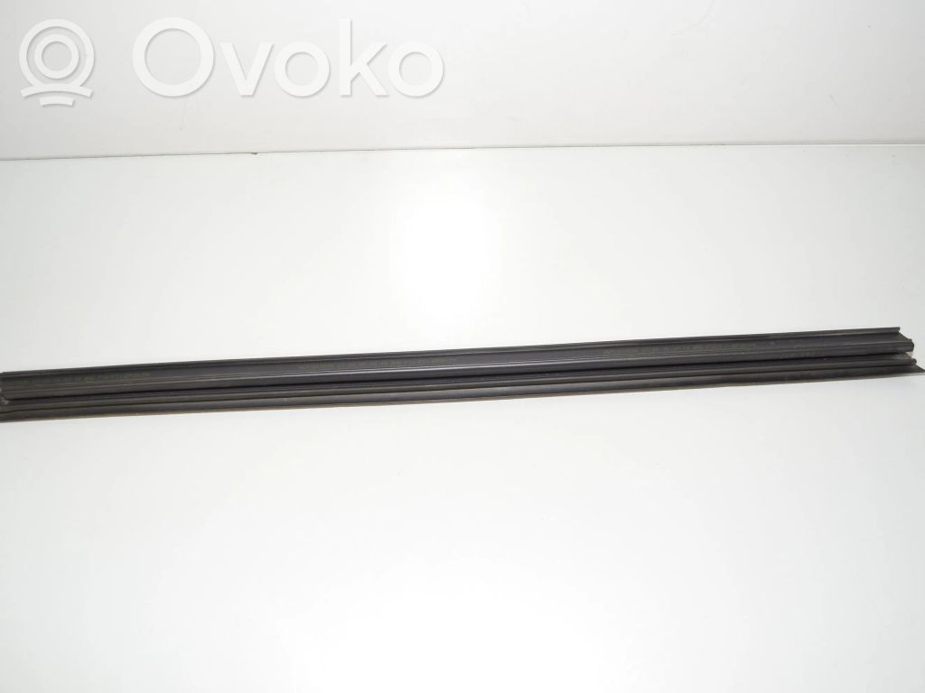 BMW 5 F10 F11 Cheder cauciuc geam față 