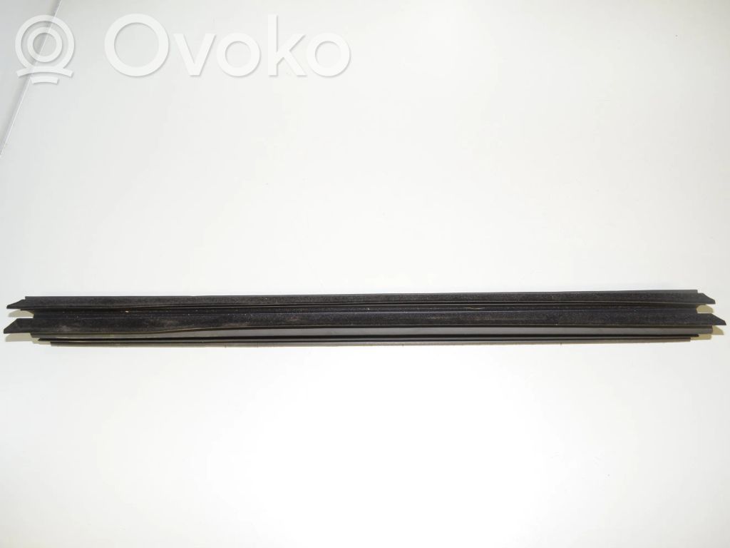 BMW 7 G11 G12 Gumowa uszczelka szyby drzwi tylnych 