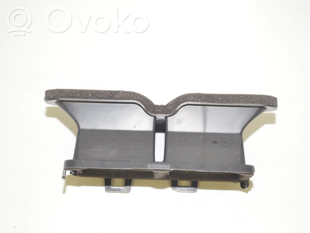 Tesla Model 3 Ohjaamon sisäilman ilmakanava 