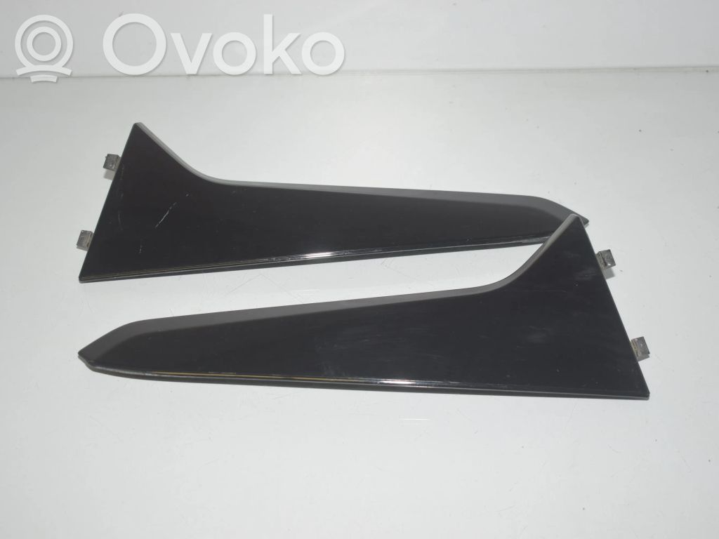 BMW 2 F46 Tailgate trim 