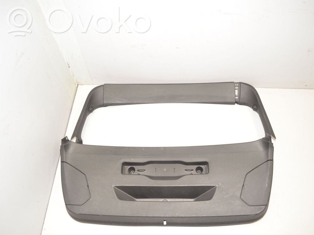 BMW 1 F40 Tailgate/boot cover trim set 