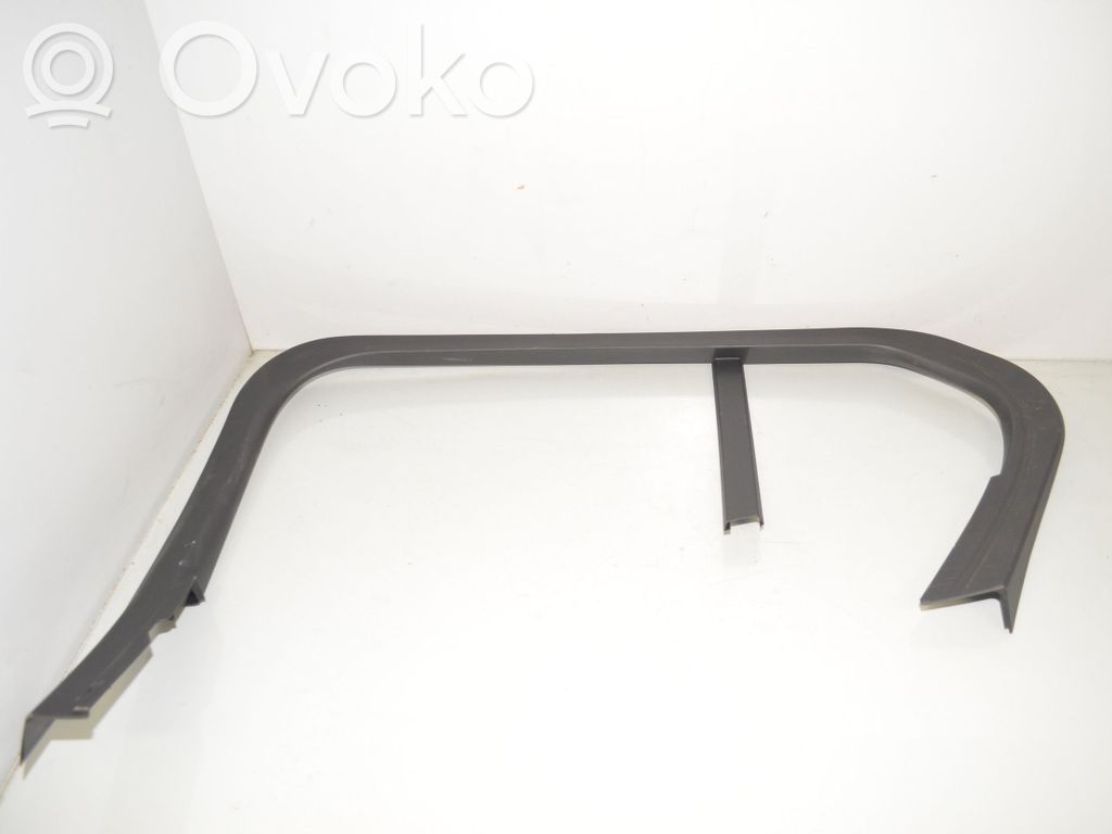 BMW 1 F40 Galinių durų stiklo apdaila 
