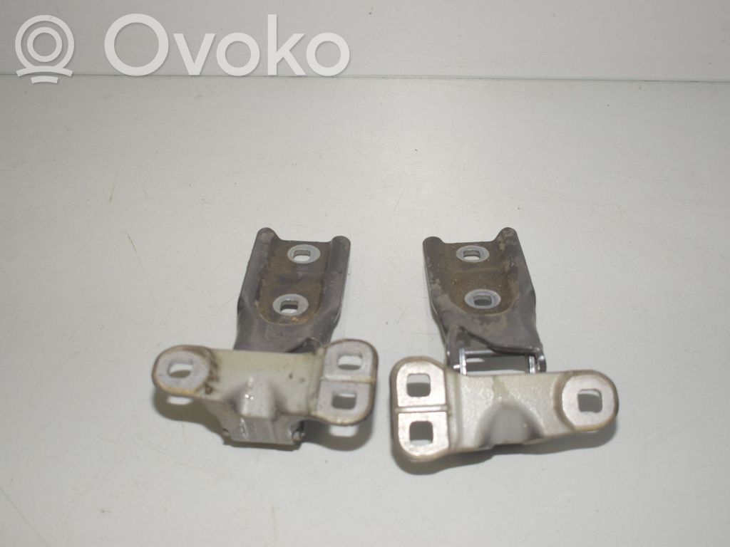BMW 2 F45 Tailgate/trunk/boot hinge 