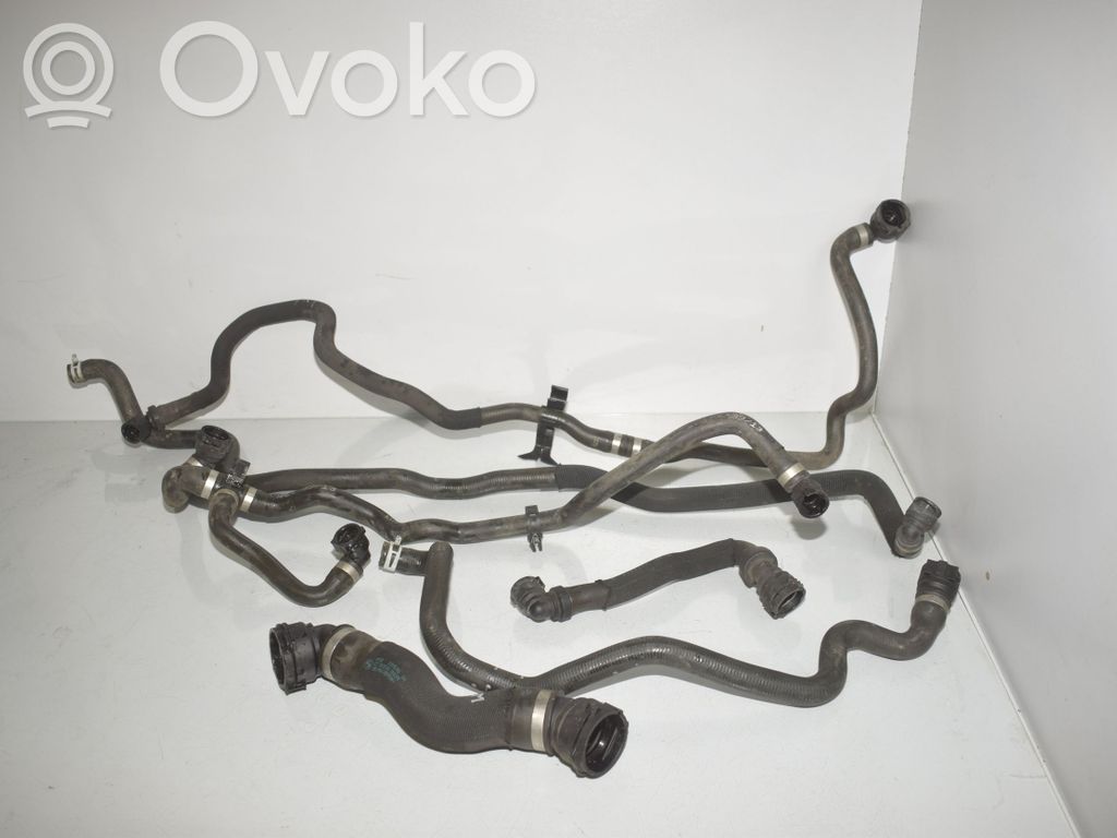 BMW 5 G30 G31 G38 Engine coolant pipe/hose 