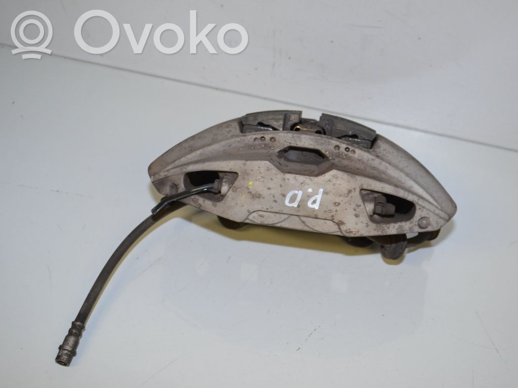 BMW 7 G11 G12 Передний суппорт 