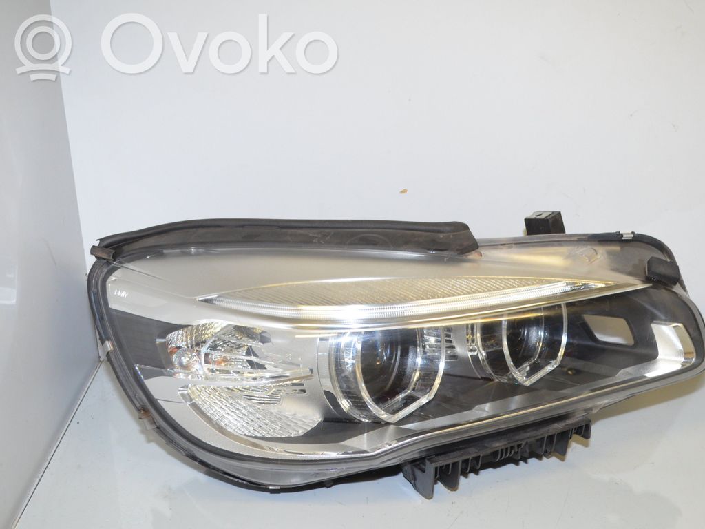 BMW 2 F45 Lampa przednia 