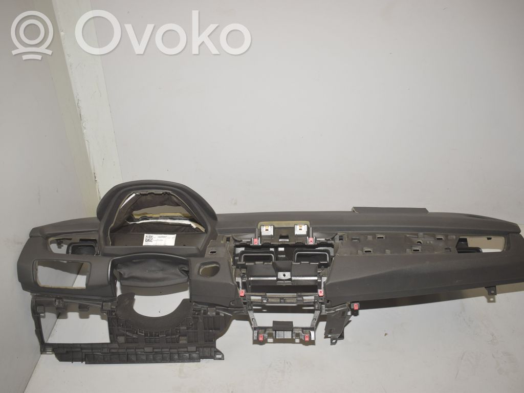 BMW 2 F46 Panel de instrumentos 