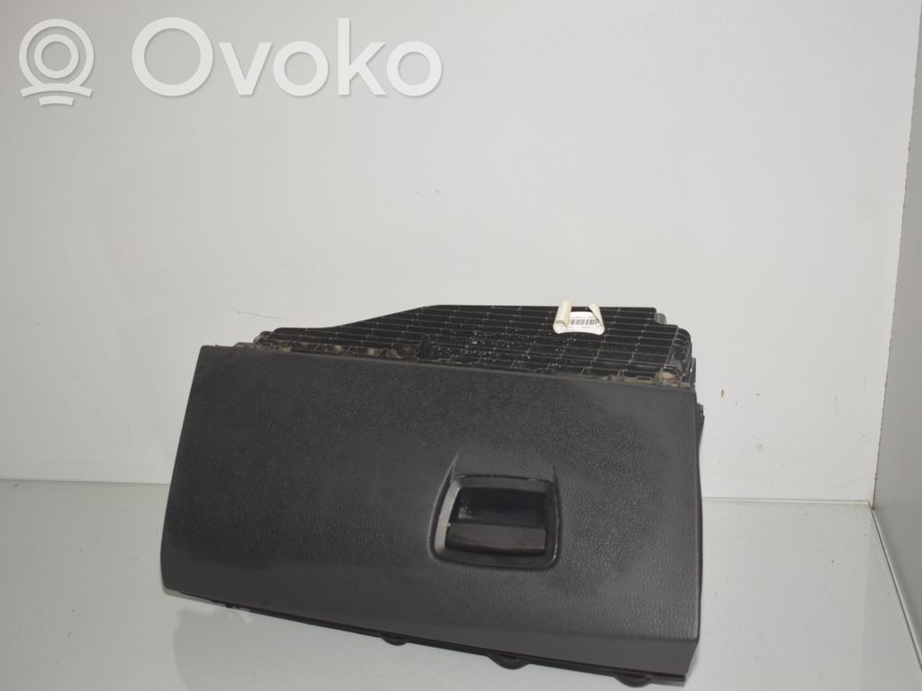 BMW 5 F10 F11 Daiktadėžės (bordačioko) komplektas 