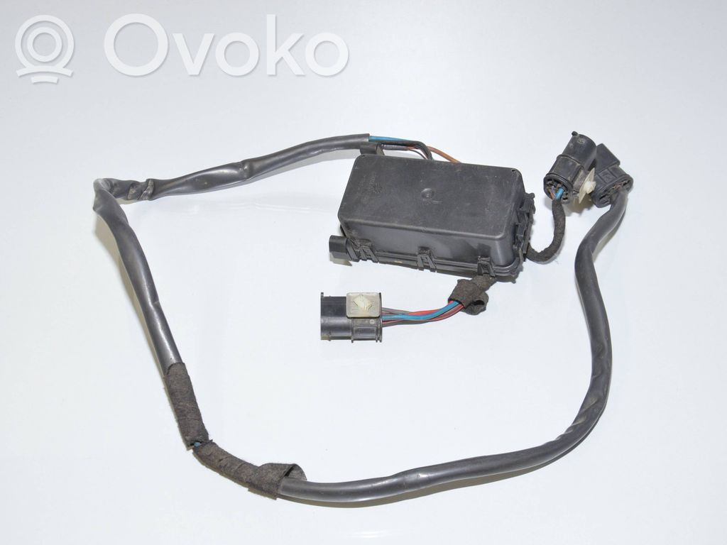 BMW 5 E39 Coolant fan relay 