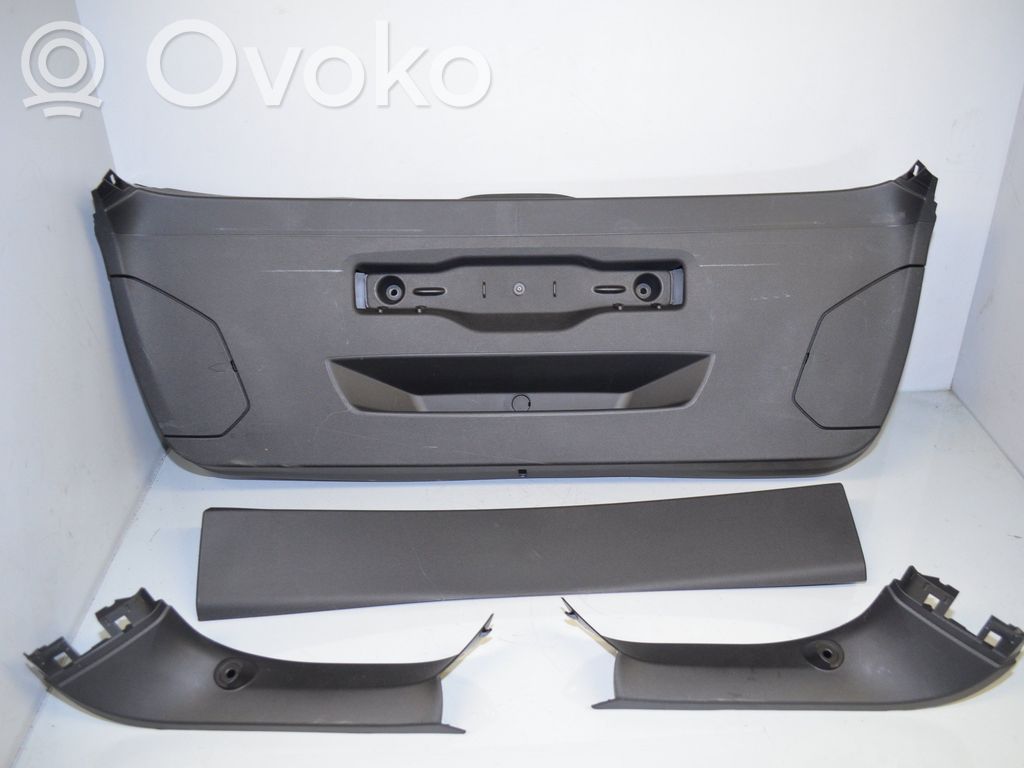 BMW 1 F40 Tailgate/boot cover trim set 