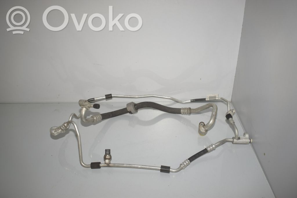 BMW X1 E84 Ilmastointilaitteen putki (A/C) 