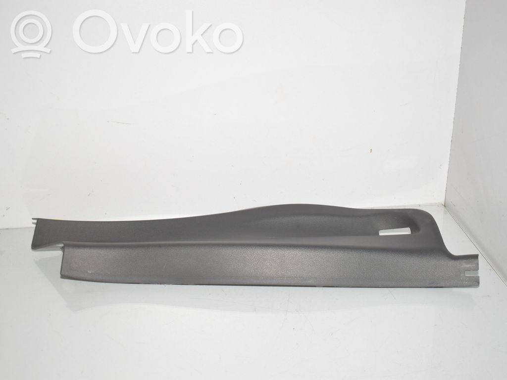 Osłona środkowa słupka / C   7392880,7392882,51477392882