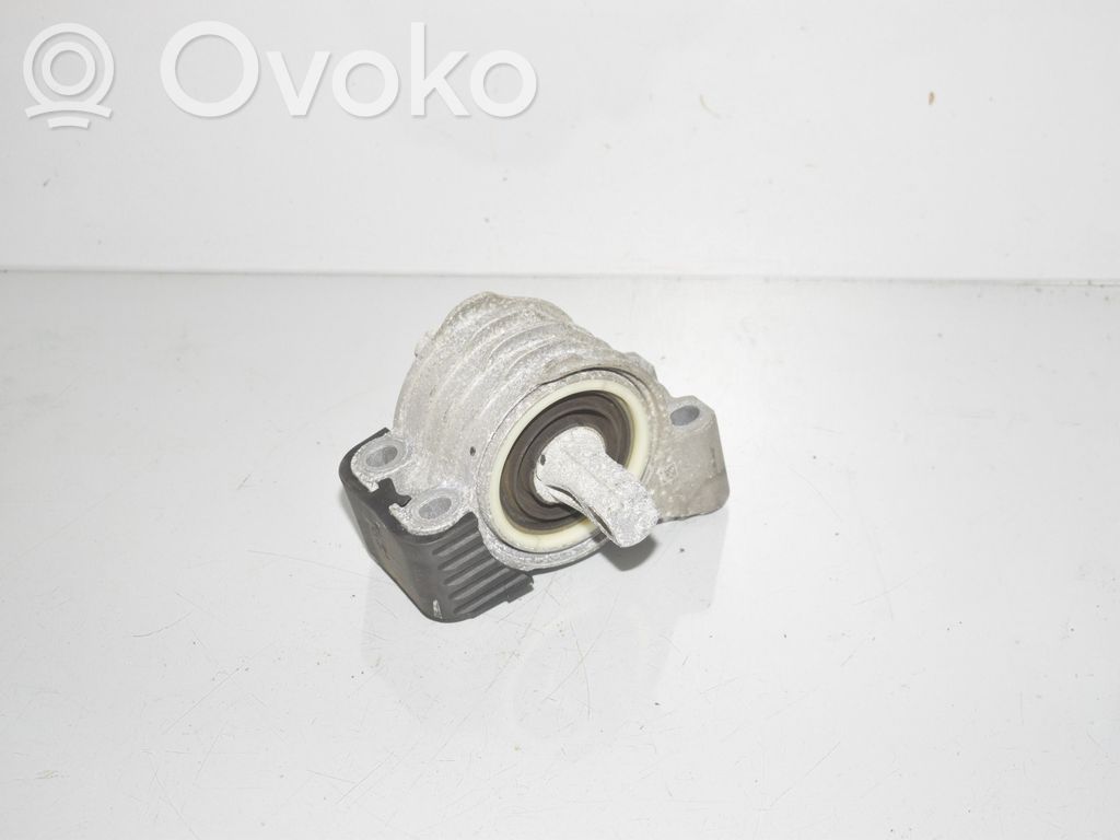 BMW i4 Engine mount bracket 