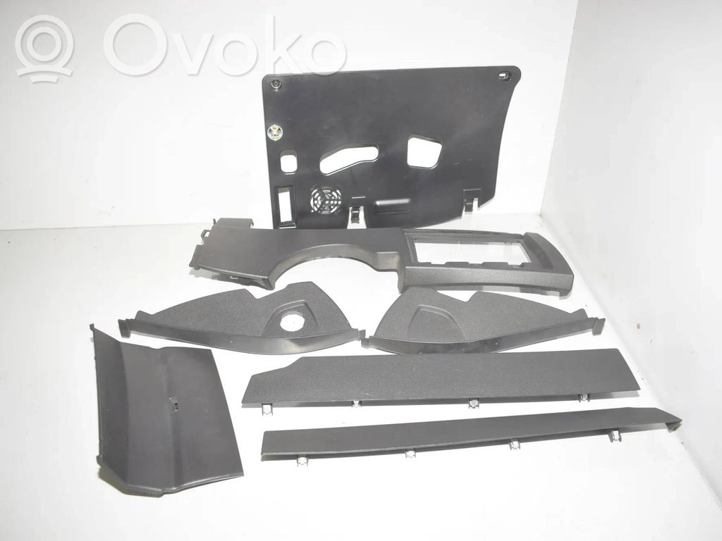 BMW 2 F45 Altra parte interiore 