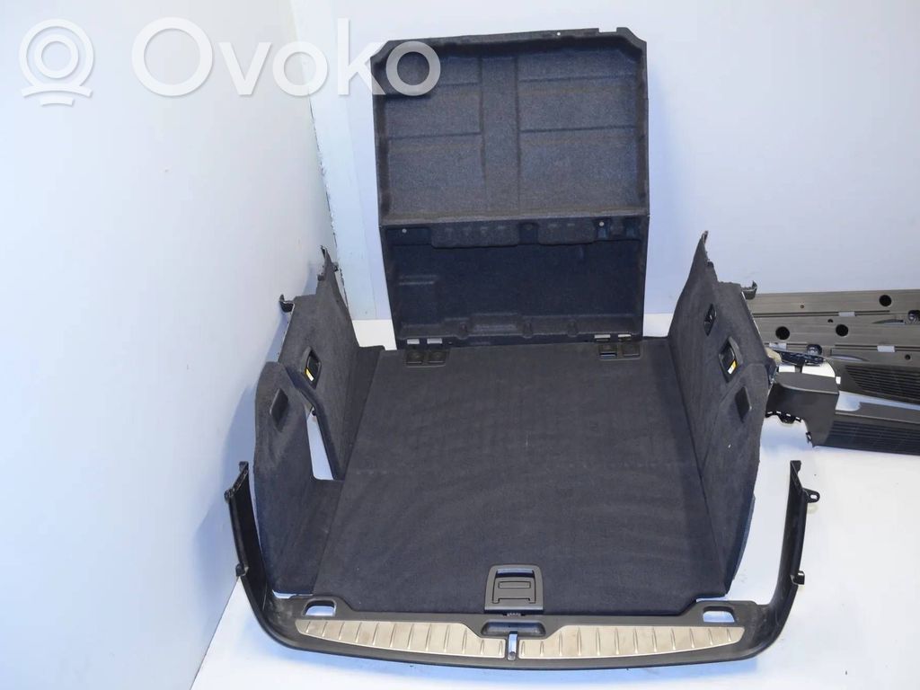 BMW 5 F10 F11 Kita bagažinės apdailos detalė 