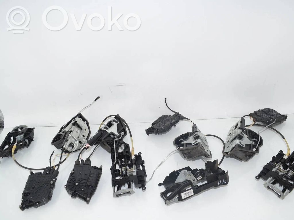 BMW 5 F10 F11 Zamek drzwi przednich 