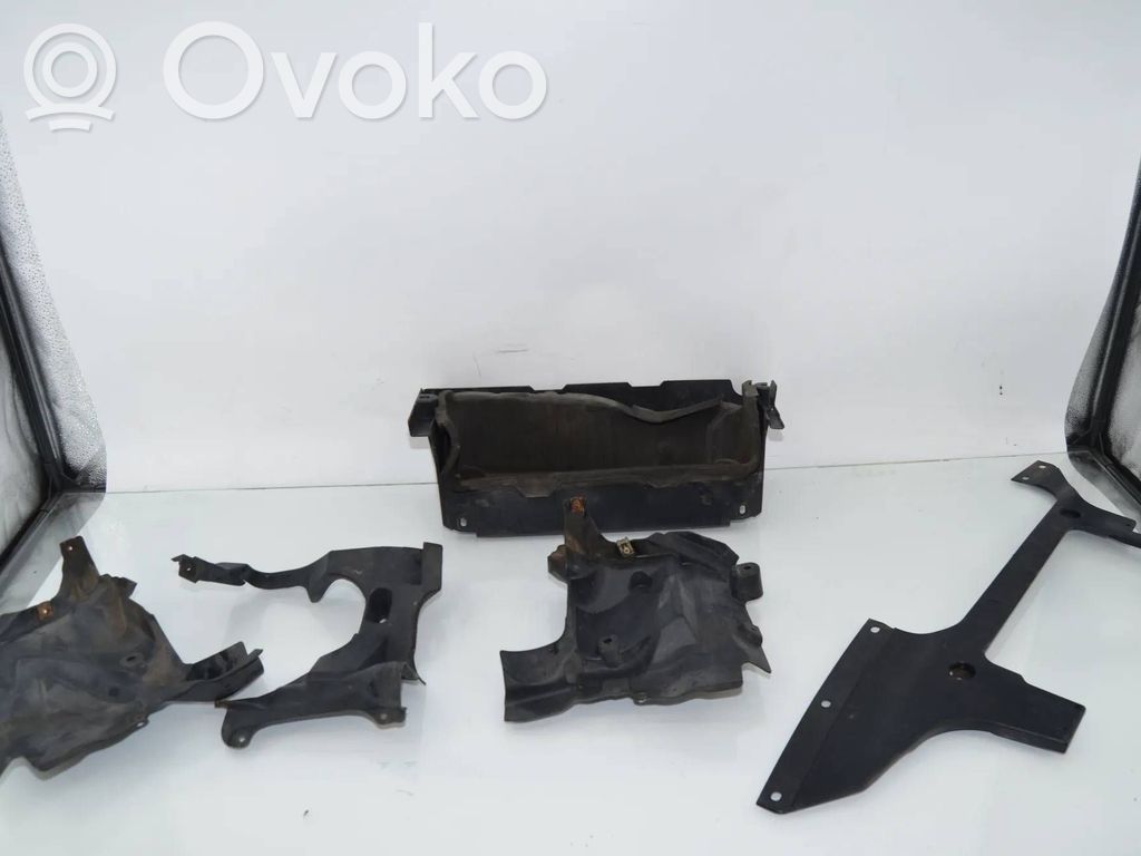 BMW 5 F10 F11 Alte piese de sub caroserie 