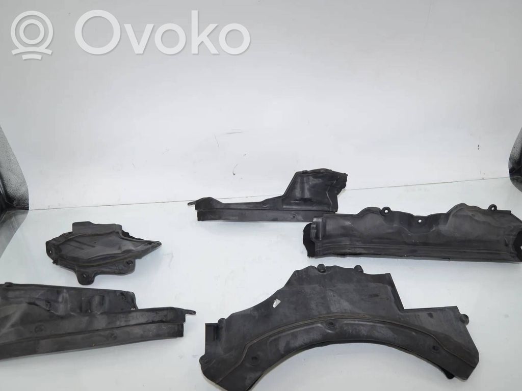 BMW 5 F10 F11 Osłona termiczna komory silnika 
