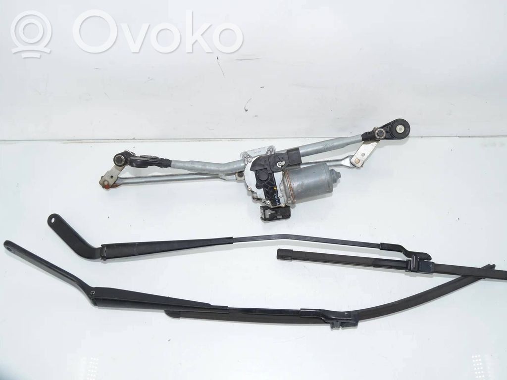 BMW X5 E70 Front wiper linkage and motor 