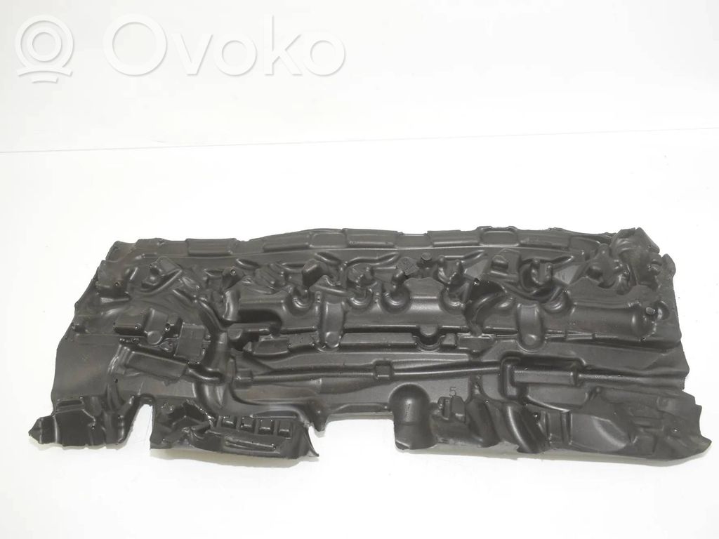 BMW 5 F10 F11 Paracalore nel vano motore 