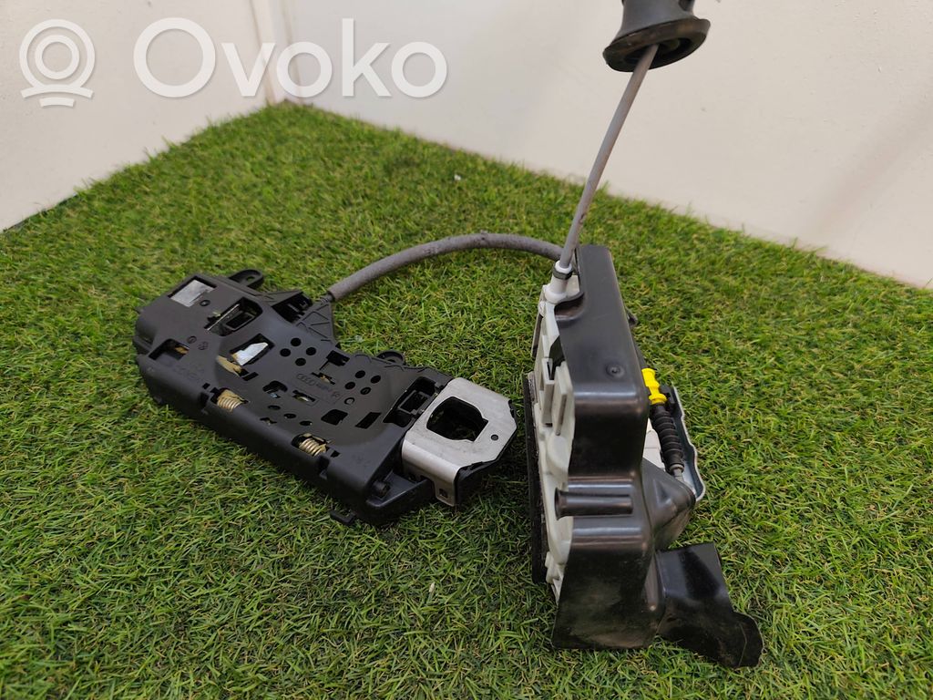 Audi A8 S8 D4 4H Front door lock 