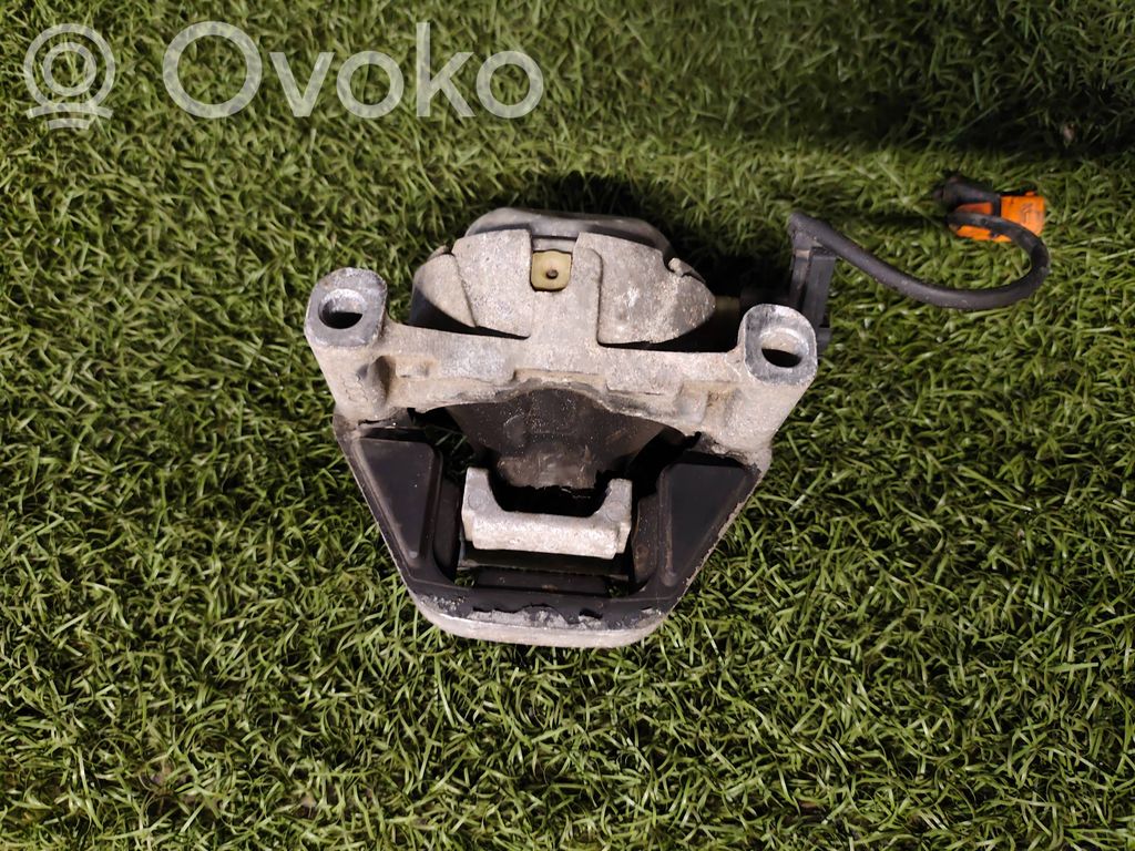 Engine mount bracket   4G0199381